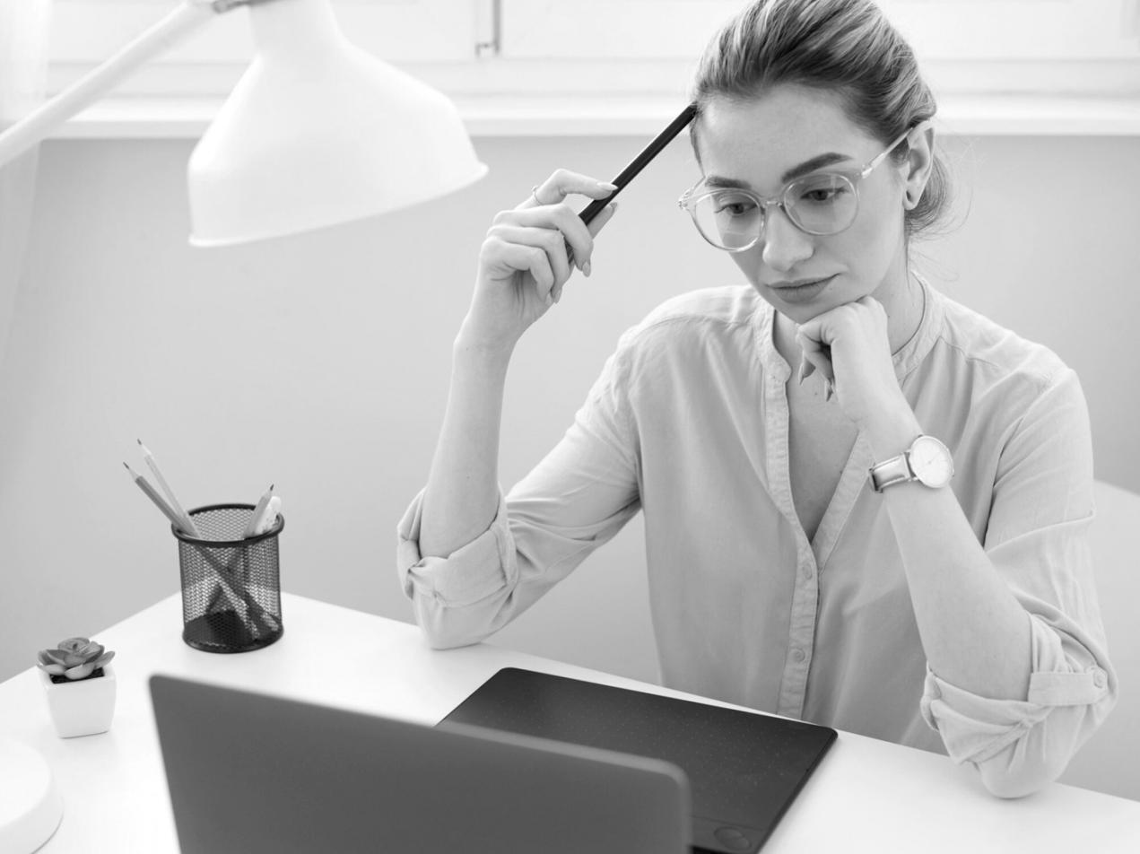 Sessão de trabalho em equipa sobre estratégias de SEO local